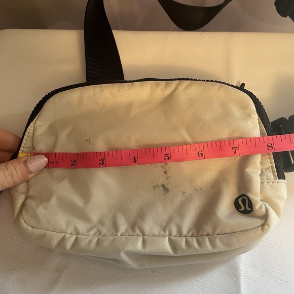 Lululemon Everywhere Offwhite White Nylon Black Belt Fanny Pack Bag Purse - Picture 11 of 12